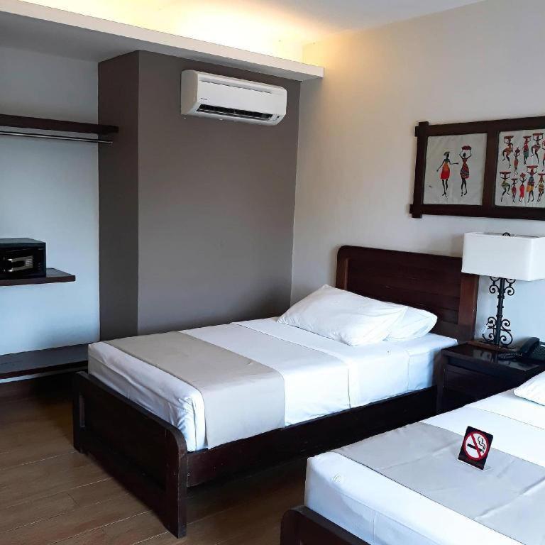Отель Casa Rubin Dumaguete City Экстерьер фото
