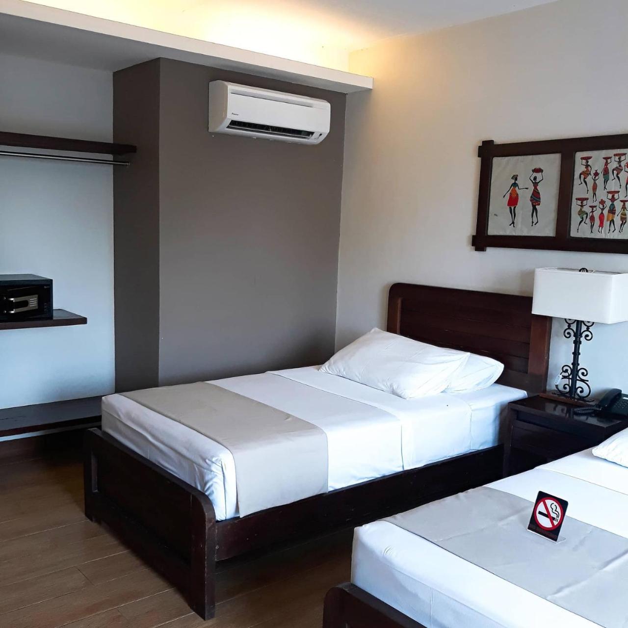 Отель Casa Rubin Dumaguete City Экстерьер фото